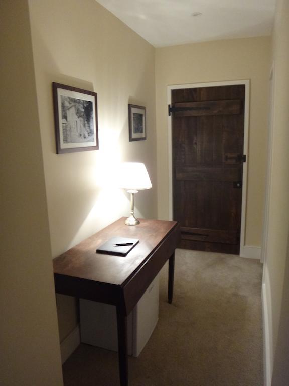 Robin Hood Farm B&B バスロウ エクステリア 写真