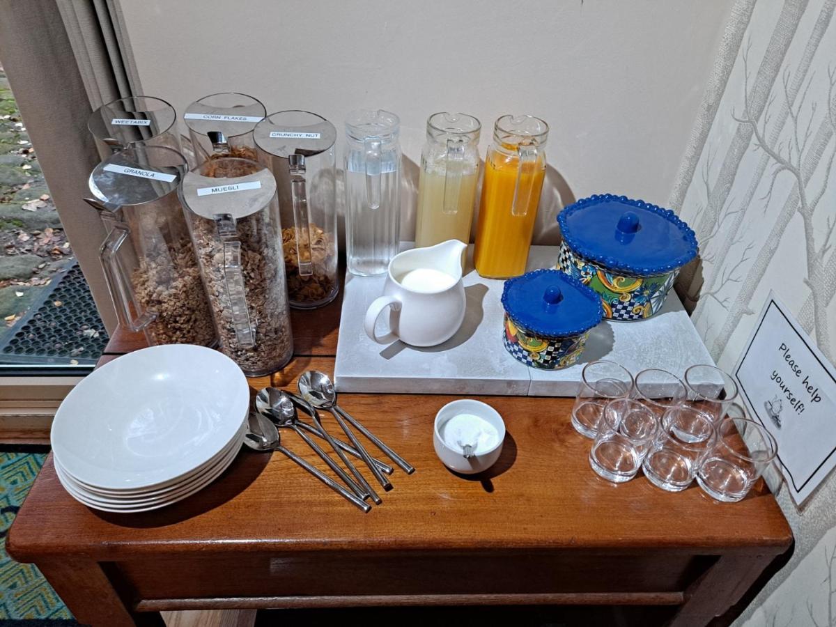 Robin Hood Farm B&B バスロウ エクステリア 写真